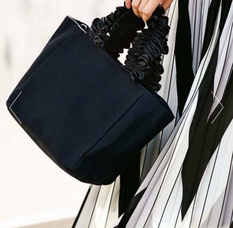 ■■Cachellie/カシェリエ フリルハンドル トートバッグ 黒 美品■■拍卖