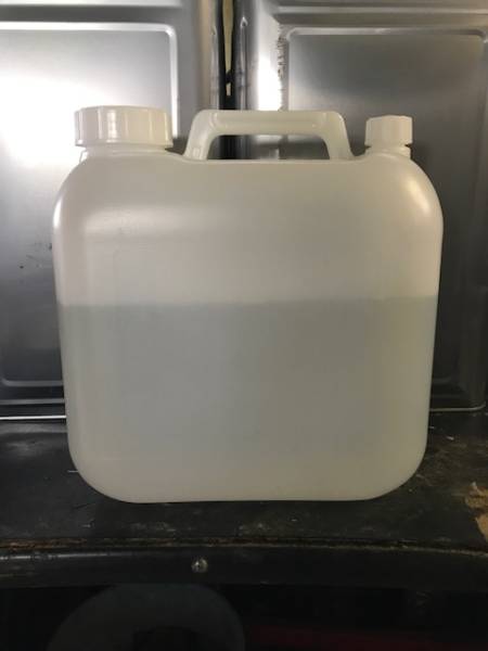 少量をプロ価格で!FRP ポリエステル樹脂用低発熱硬化剤 1000cc拍卖