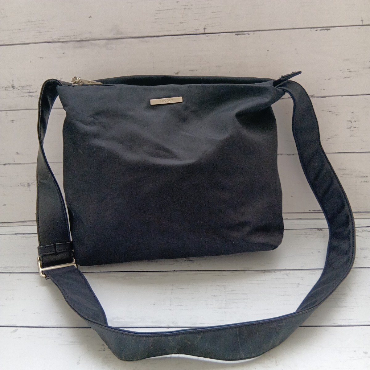 ★最終値下げ価格!今週までの出品!★DKNY/機能性/実用性に高評価!男女兼用 トート/ショルダー/バッグ 斜め掛け ブラック拍卖