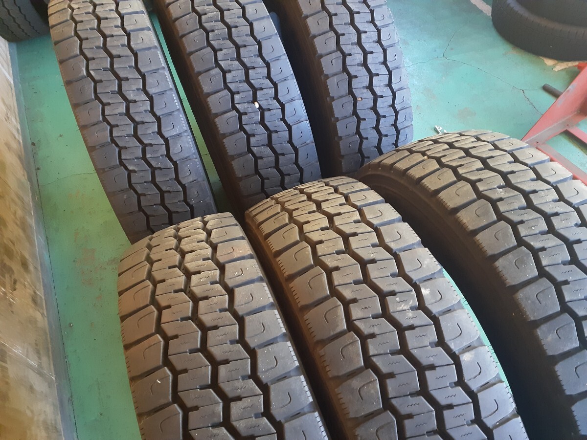 会社宛  本州のみ送料無料 2022年製 バリ溝 ダンロップ SPLT22 215/70R17.5 118/116N LTコースターエルフキャンターデュトロダイナ拍卖