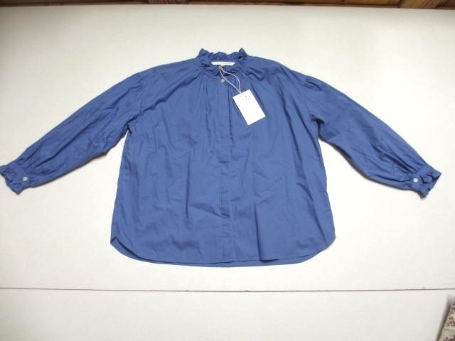 a piece of Library アピースオブライブラリー フリル襟内掛けボタンブラウス ブルー 1回着用 発売時定価¥18,700拍卖