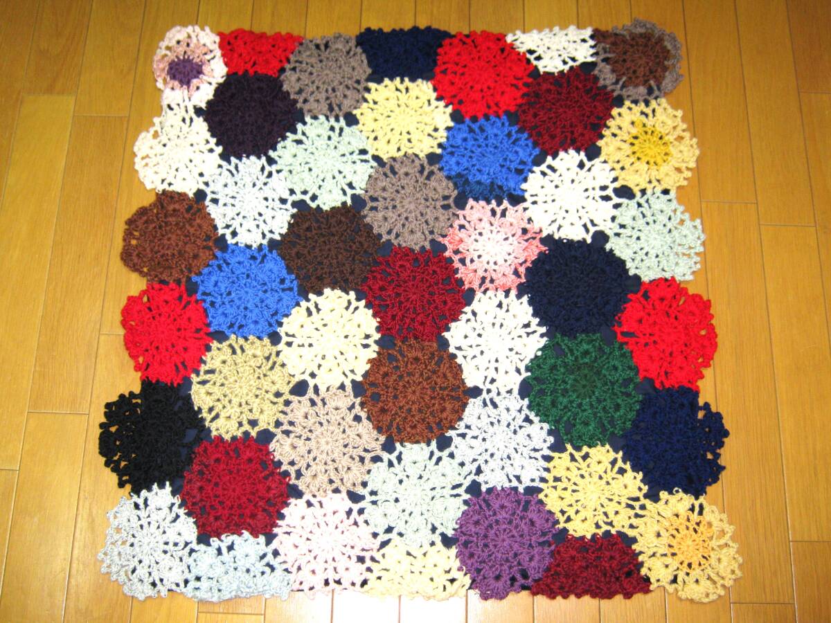 【ハンドメイド マット かぎ針編み】カラフル 毛糸 手編み 正方形 インテリア 手作り おしゃれ お洒落 かわいい ラグ チェアクッション拍卖