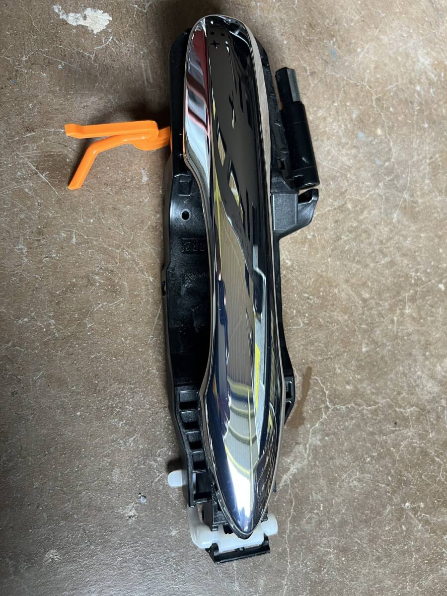 A010 ハリアー 80 右ドア ドアハンドル B拍卖