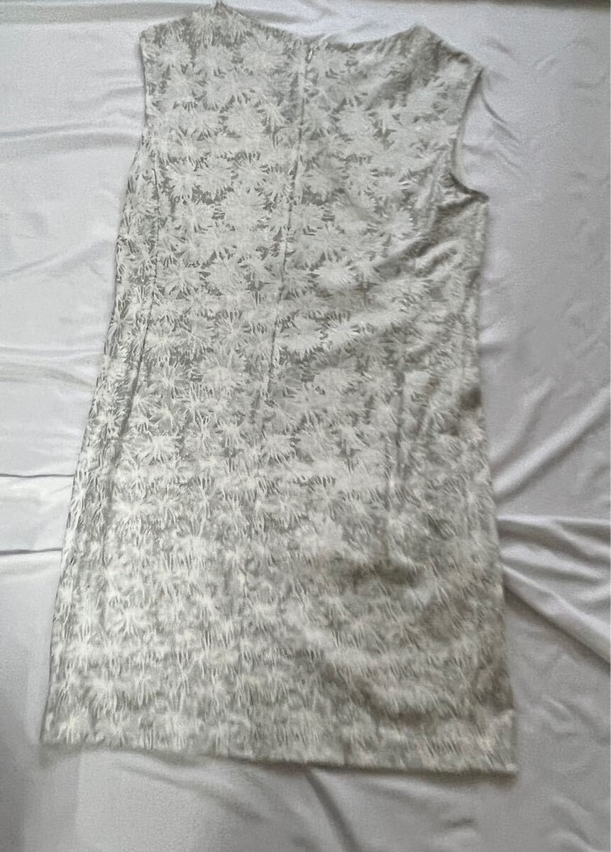 送料込■DoCLASSE ドゥクラッセ デイジー総柄 コットン ワンピース XL 細身 オフホワイト ゴージャス カットソー拍卖