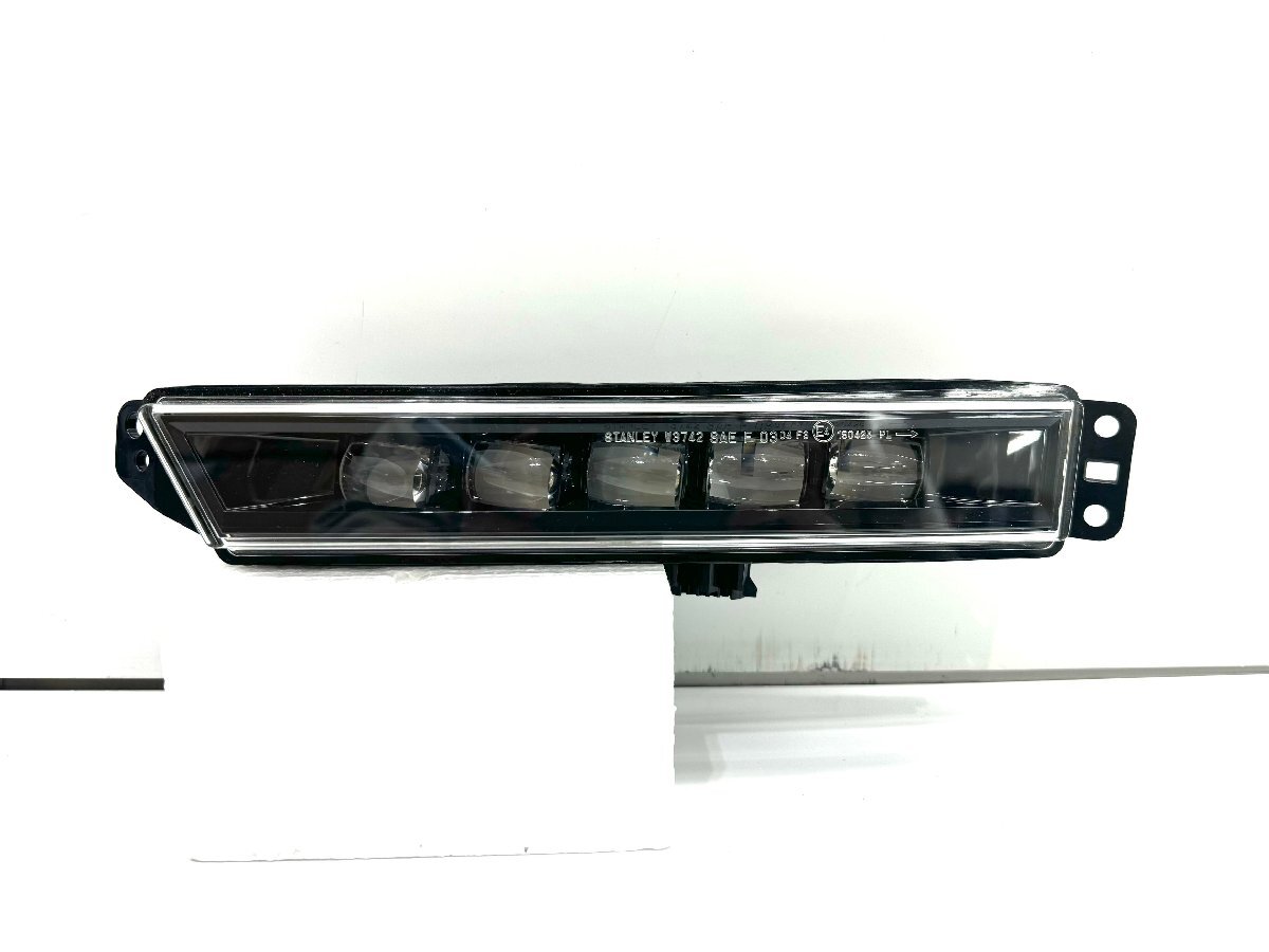 ★美品★ ホンダ ヴェゼル RV3/5 純正 左 LED フォグランプ STANLEY W3742 (G70-44)拍卖