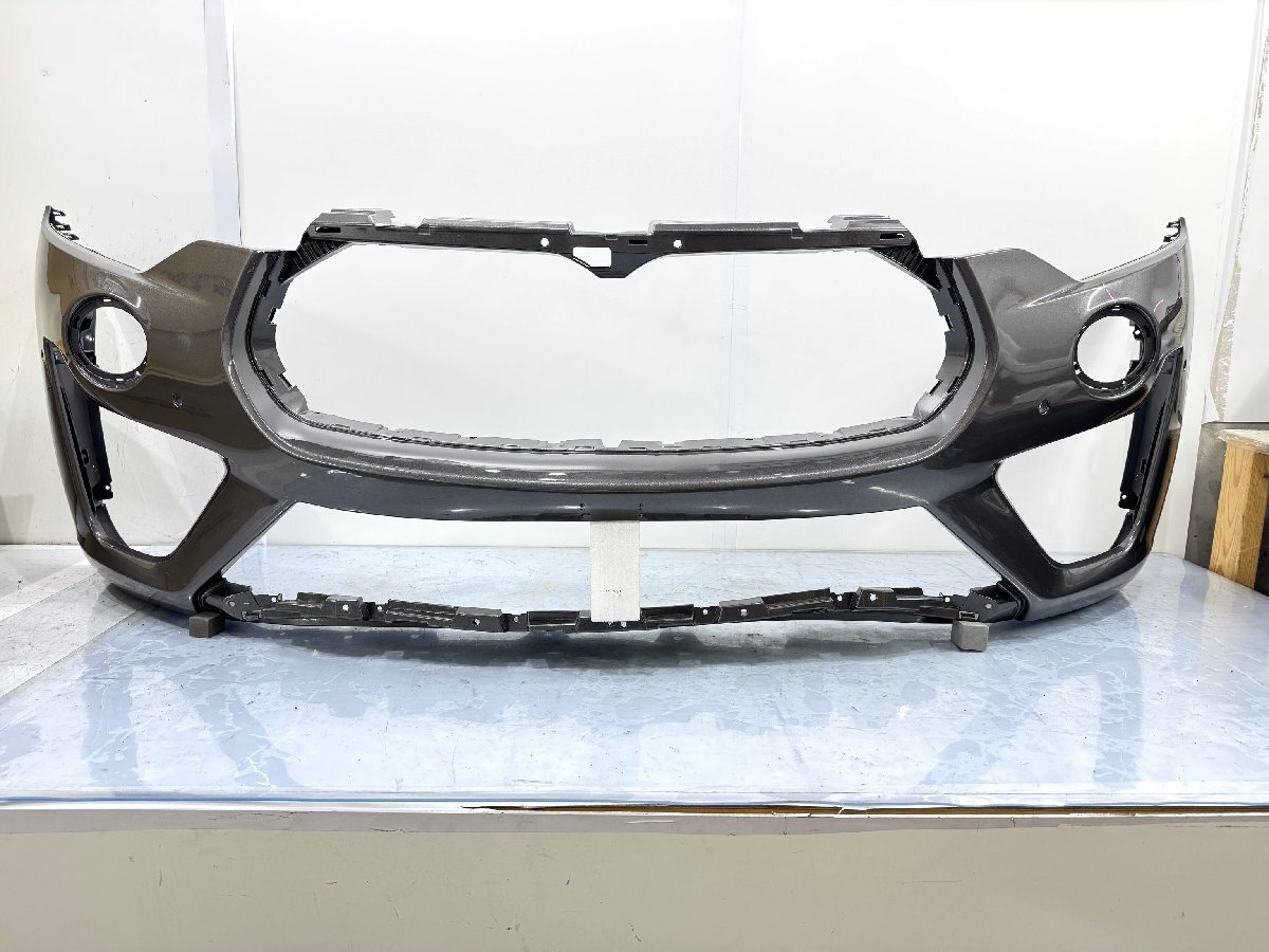 マセラティ/レヴァンテ M161 純正フロントバンパー グレーメタリック 670118509 (C2-6)拍卖
