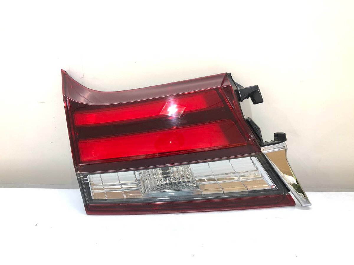 トヨタ アルファード AGH30W 前期 純正 テールフィニッシャー 左 KOITO58-70 刻印1(Z24-57m)拍卖