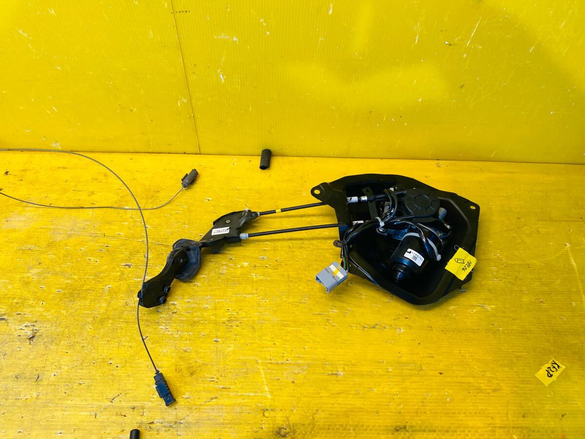 (43563) 日産 セレナ HFC26 左スライドモーター 送料は1680円(北海道/沖縄県はお問い合わせください)拍卖