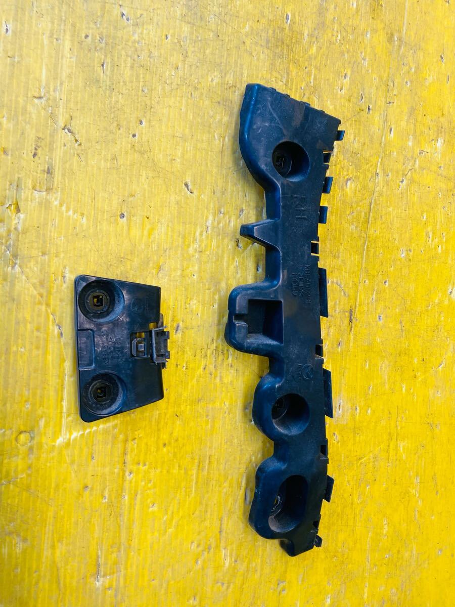 (43507) マツダ CX-5 KF2P 右リアリテーナー 送料は1380円(北海道/沖縄県はお問い合わせください)拍卖