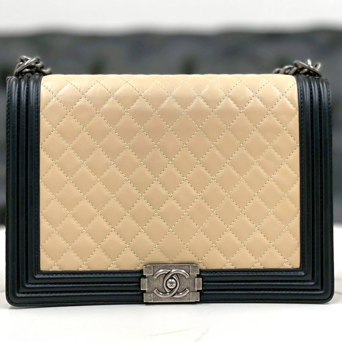 シャネル ボーイシャネル マトラッセ バイカラー ショルダーバッグ 18番台拍卖