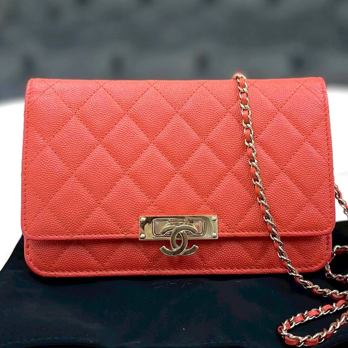 美品☆ シャネル キャビアスキン チェーンウォレット マトラッセ 28番台拍卖