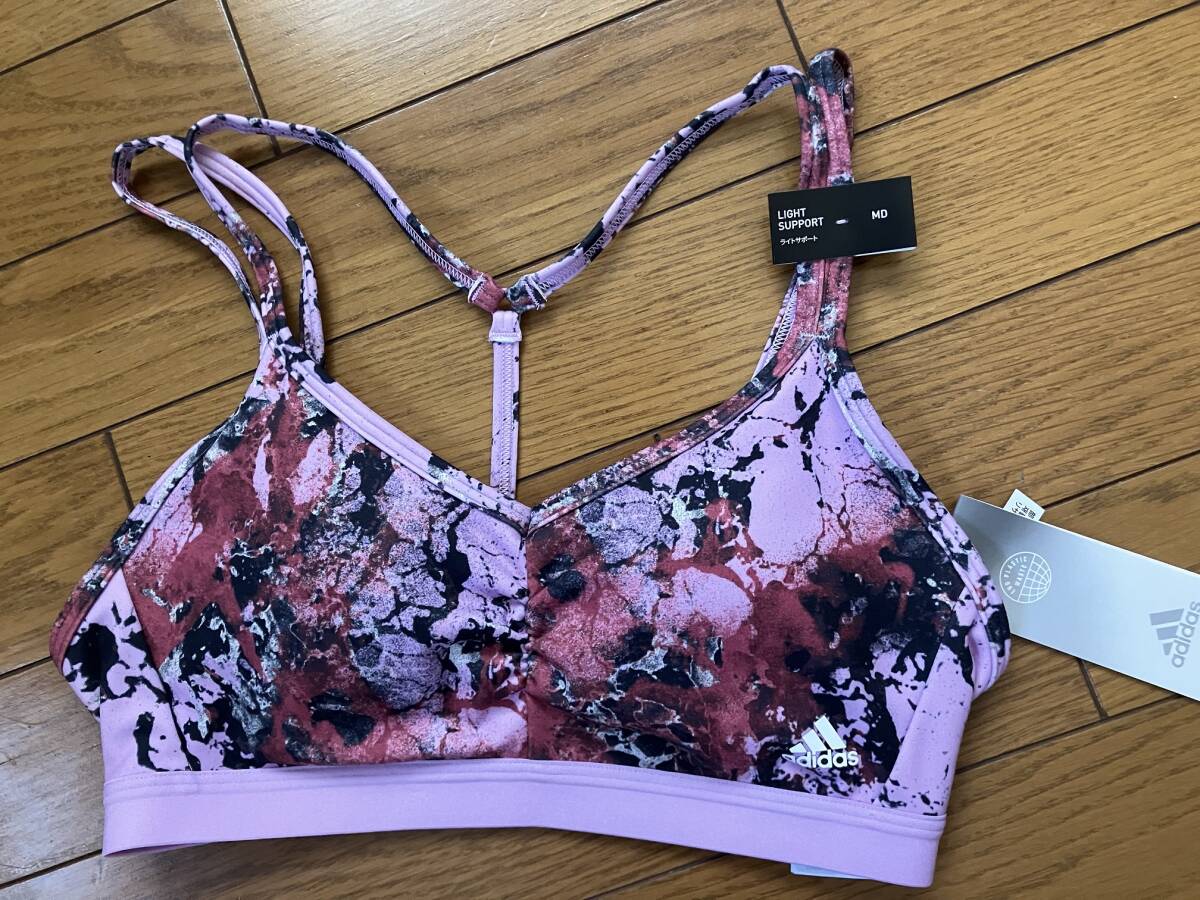 ♪新品タグ付 アディダスadidas グラフィックライトサポートブラ 定価4,730円 МD スポーツブラ ヨガ ピラティス トレーニング拍卖