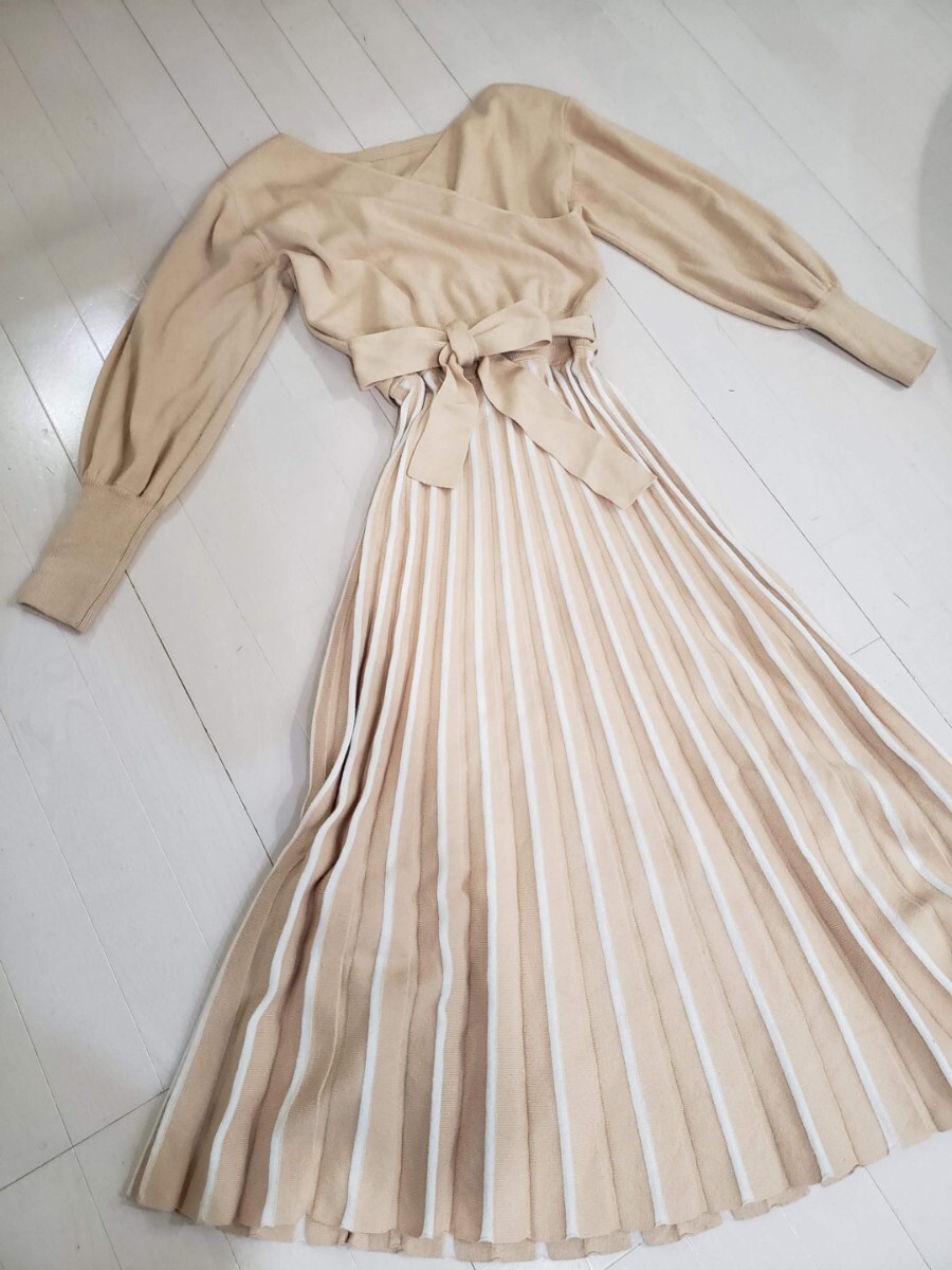 LAGUNAMOON ラグナムーン バイカラーリブニットワンピース カシュクールワンピース ベージュ×ホワイト 長袖ワンピース Sサイズ拍卖