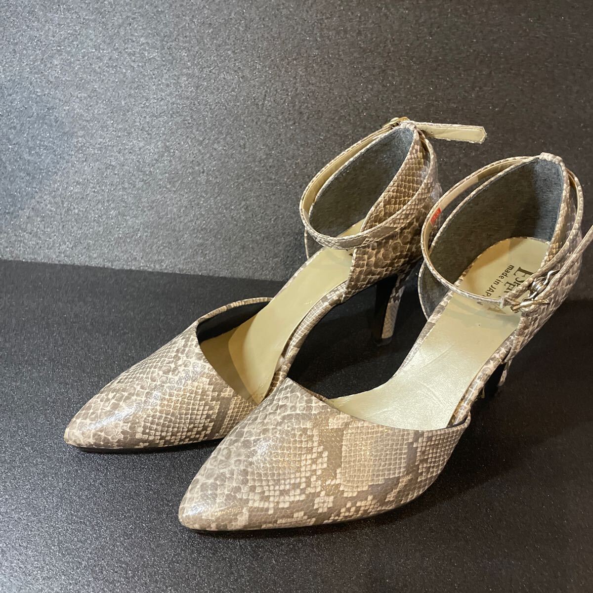 ESPERANZA エスペランサ グレー ヒールパンプス パイソン柄 23cm拍卖