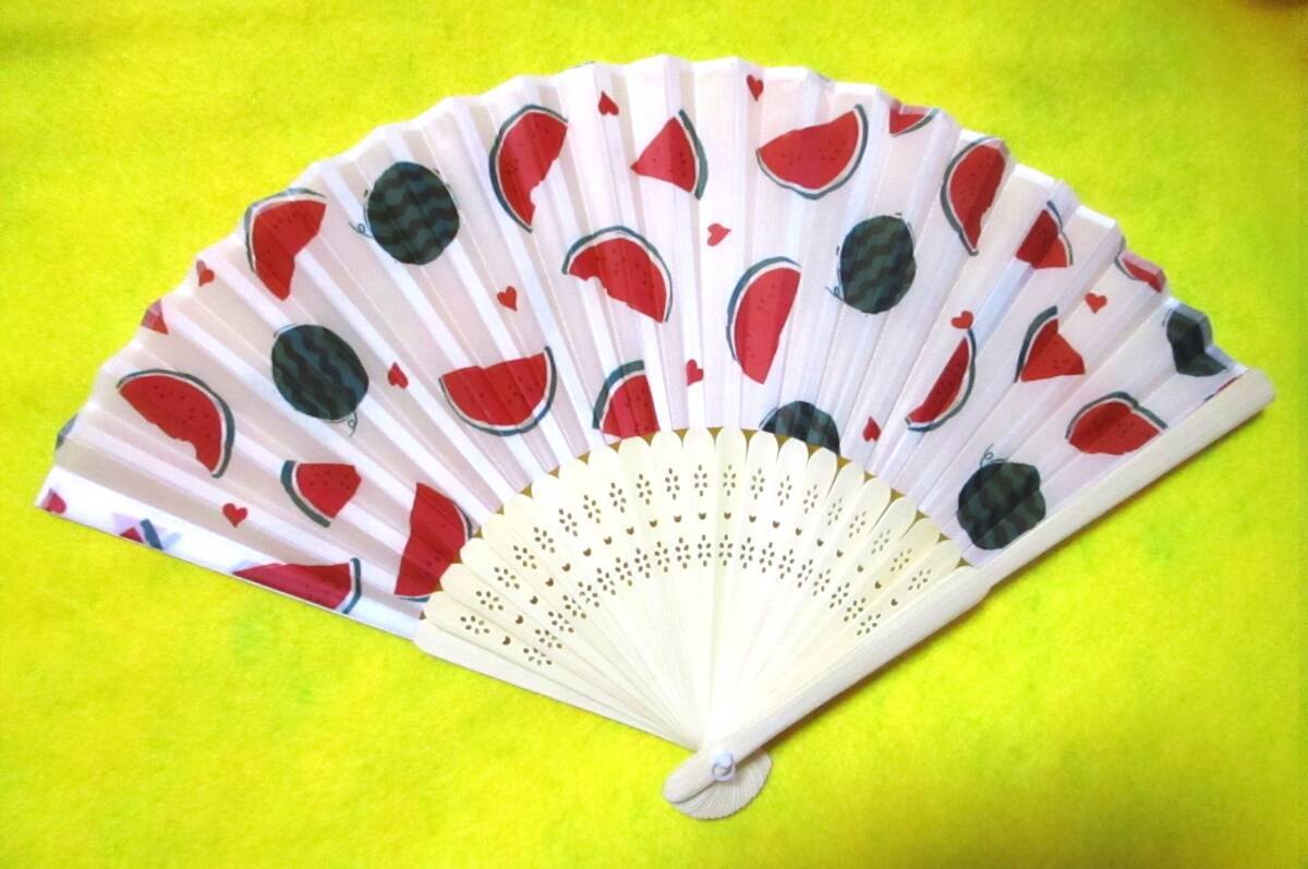 送料無料!【 スイカ柄 扇子 布タイプ 】21㎝ 天然竹 スイカ 果物 フルーツ せんす うちわ 浴衣 着物拍卖