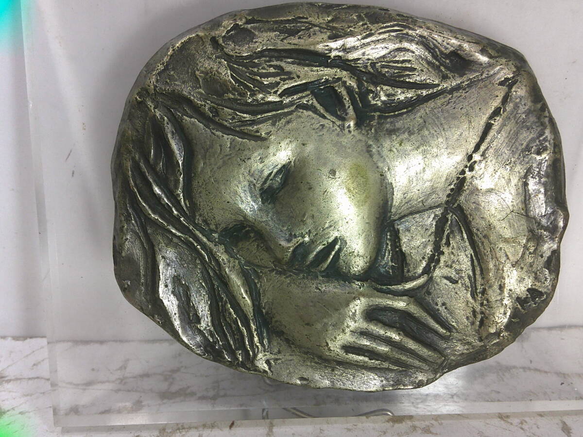 朝倉響子・朝倉文夫の次女「手に頬をつける女」ブロンズレリーフ拍卖