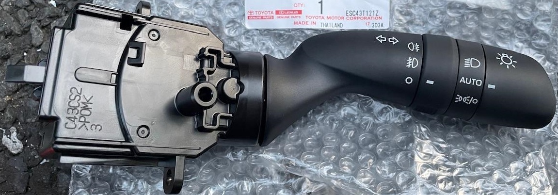 新品 純正品 TOYOTA トヨタ  コンビネーションスイッチ リアフォグ付き ヤリス シエンタ アクア カローラ クラウン RAV4 ノア拍卖