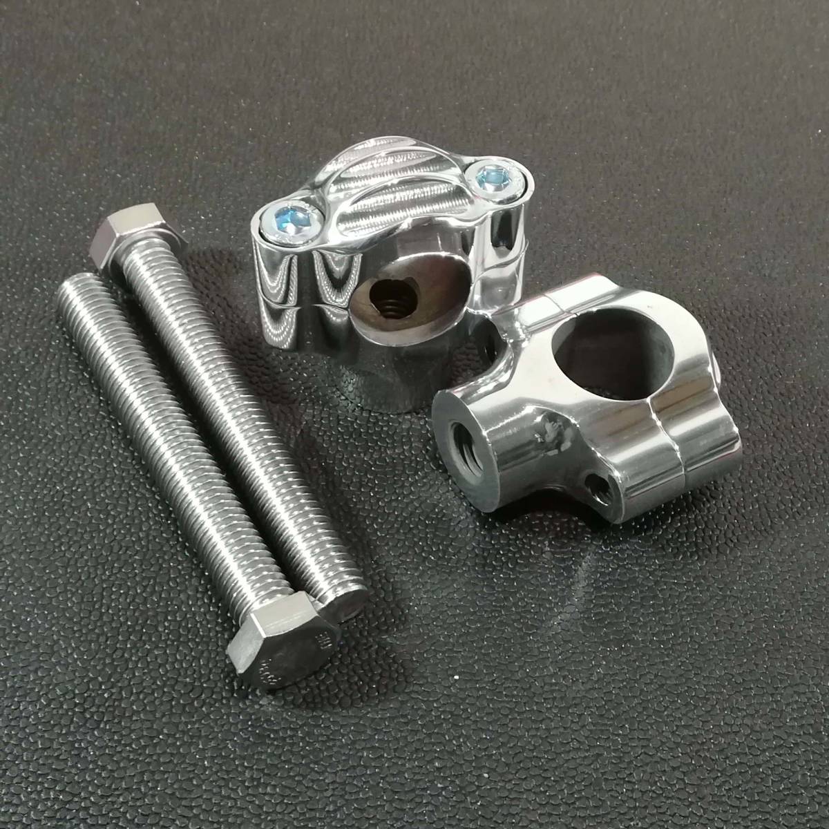 アルミ削出し ハンドル ポスト ライザー 1インチ ブラス ハーレー ドラッグスター チョッパー ボバー スティード 拍卖