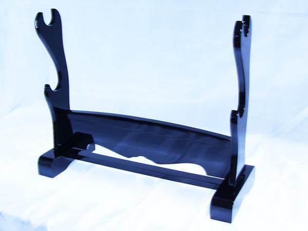 送料無料 特級品 日本刀/木刀用/木製黒塗台2本掛 刀掛台 日本製拍卖