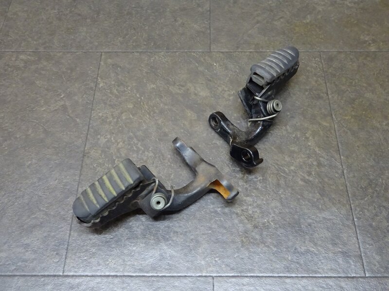 【250603】FTR223(MC34-1005)◆ メインステップ左右セット 削れ有拍卖