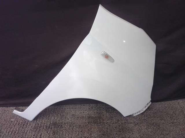 デイズルークス DBA-B21A フロント右フェンダー X SLN 63112-6A00J拍卖