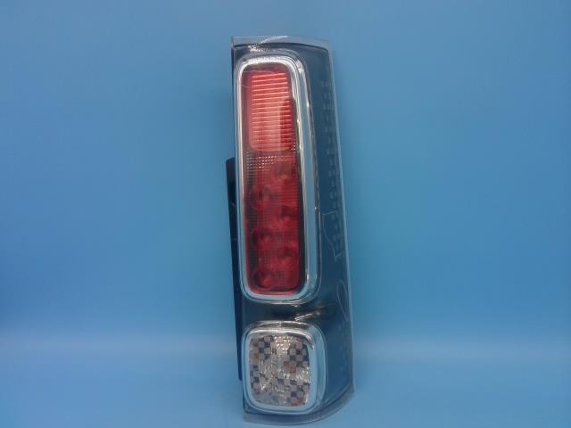 スペーシア DAA-MK53S 右テールランプ HYBRID X DAD 220-5938 35650-79R02拍卖