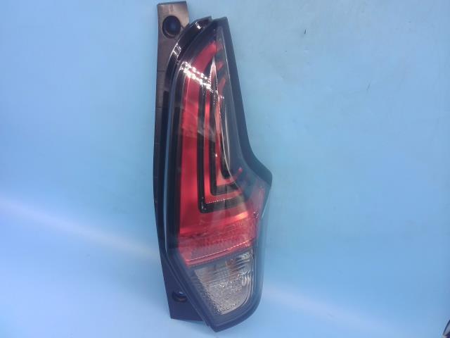 デイズ 4AA-B45W 右テールランプ ハイウェイスター Gターボ プロパイロットED QBB D231 26550-7ME0A拍卖