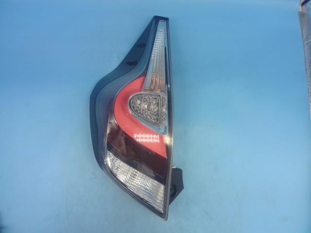 アクア DAA-NHP10 左テールランプ S スタイルブラック 8S6 52-252 81561-52E70拍卖