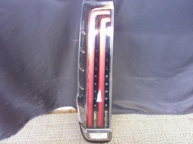 ノア DBA-ZRR80W 左テールランプ SI ダブルバイビー2 8人 070 28-242 81561-28711拍卖