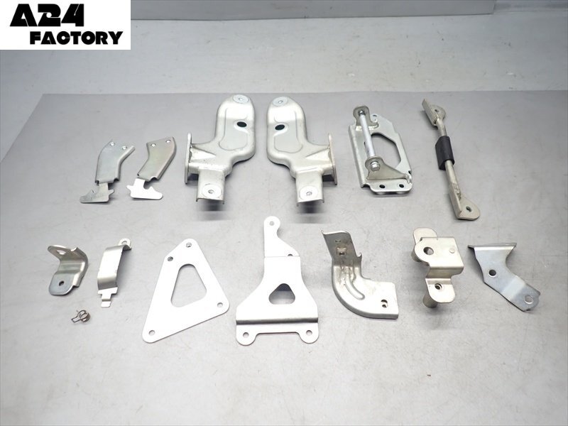 F1R7-0623 スズキ スカイウエイブ250S-3 ステーセット 純正品 【CJ44A-108~ 動画有】拍卖