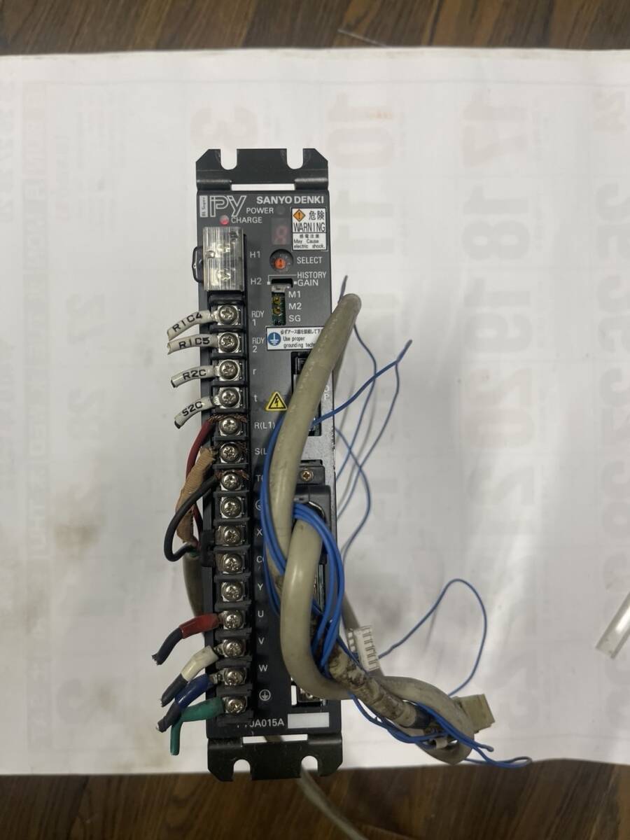 (CC-4)SANYODENKI ピイ サーボアンプ PYOA015A0 三相 200~230V AC 50/60Hz(動作確認済み)拍卖