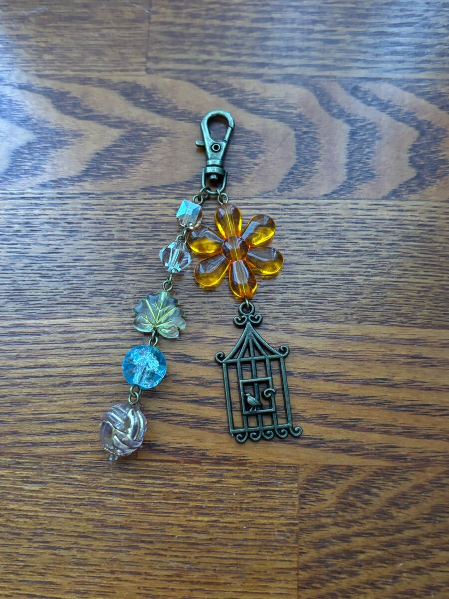 アンティークゴールド 鳥かご チャーム ハンドメイド ビーズ アクセサリー 雑貨 キーホルダー バッグチャーム かわいい レトロ拍卖