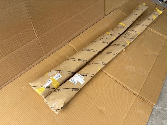 クラウンエステート AZSH38W/AZSH39W ルーフレイル 左右 ルーフレール 63460-30060 63470-30060【TK7681】個人宅配送不可 支店止 拍卖