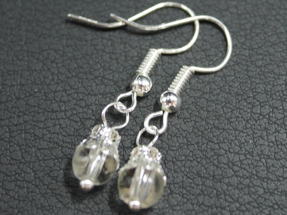 クリスタルクォーツのシンプルピアス 608拍卖