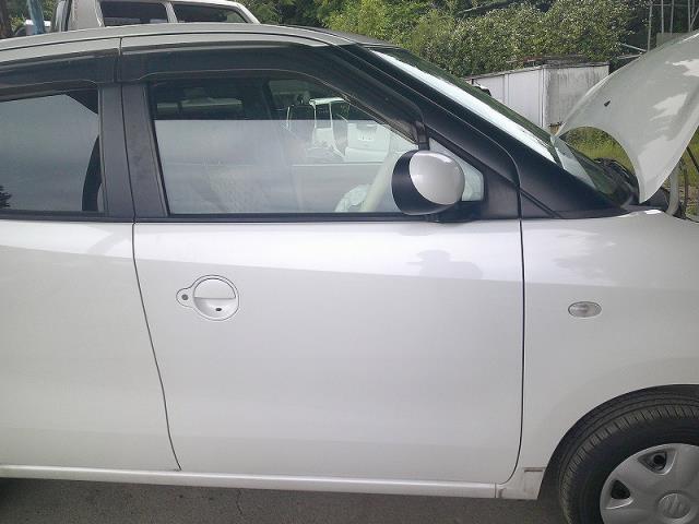 モコ DBA-MG22S 右フロントドア 運転席 Z7T スノーパールホワイト3コートパール拍卖