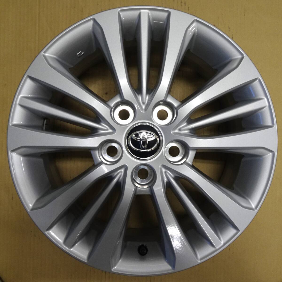 ★2025年1月納車・送料1300円~ 新車外しトヨタ 新型 90系 ノア 純正 16インチ アルミホイール 1本 ① NOAH拍卖