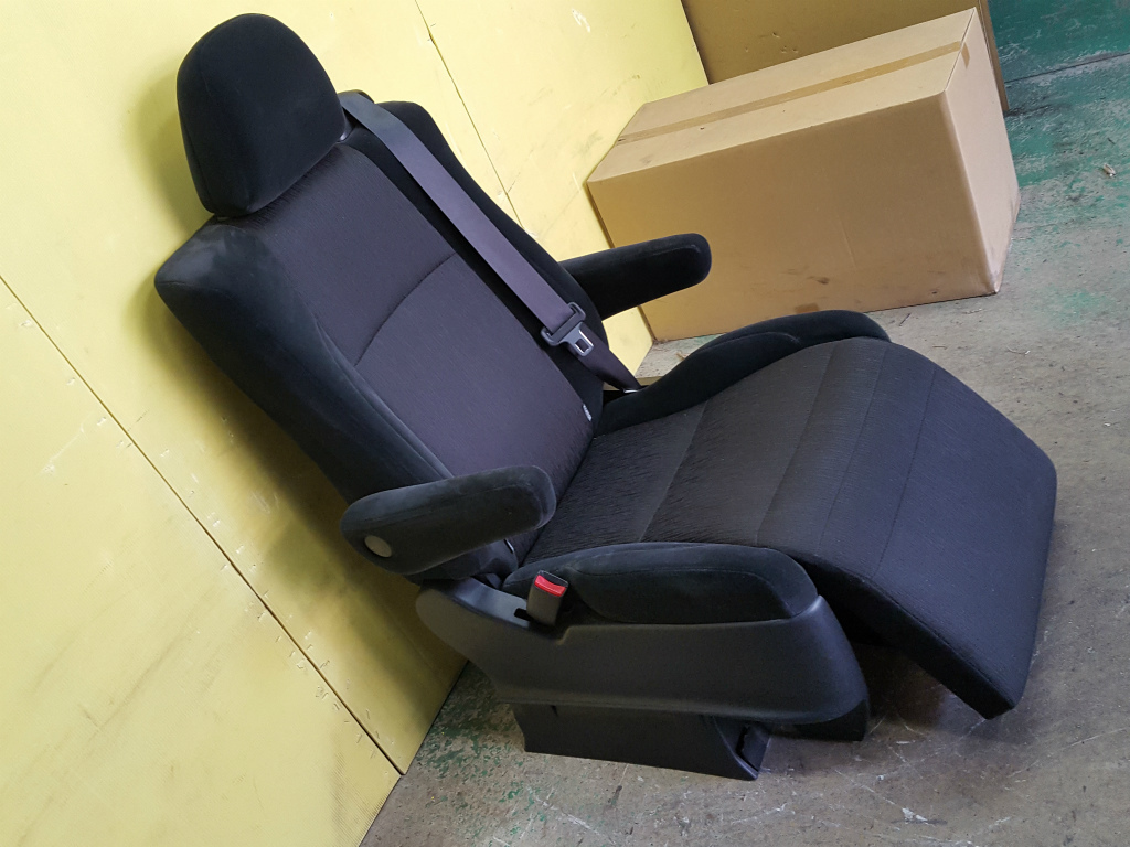 ANH20W-8110623 アルファード 左 セカンド キャプテン シート 2列目 GGH ヴェルファイア拍卖