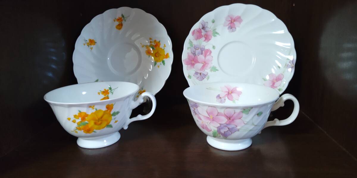 ノリタケ スタジオ コレクション 黄色のスミレ&ピンクの花 ボーンチャイナ カップ&ソーサー ペア 中古美品 送料700円~拍卖