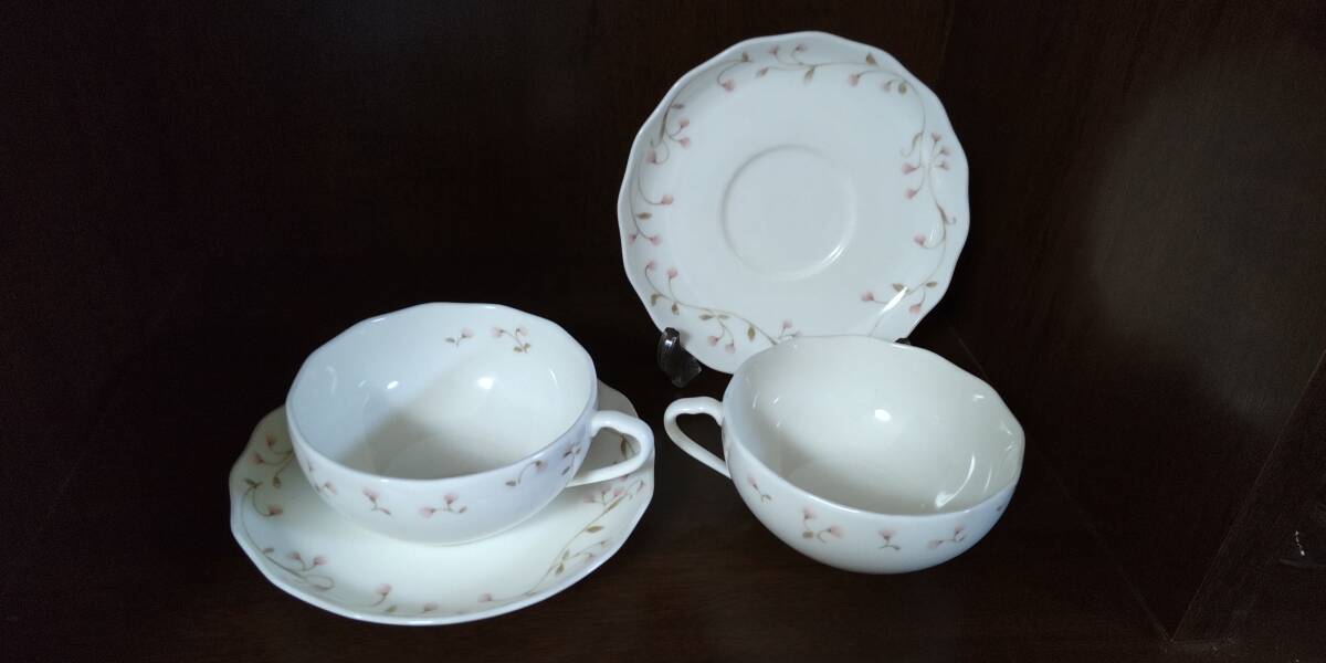 ノリタケ ピンクの小花 カップ&ソーサー ペア ボーンチャイナ 中古美品 送料700円~拍卖
