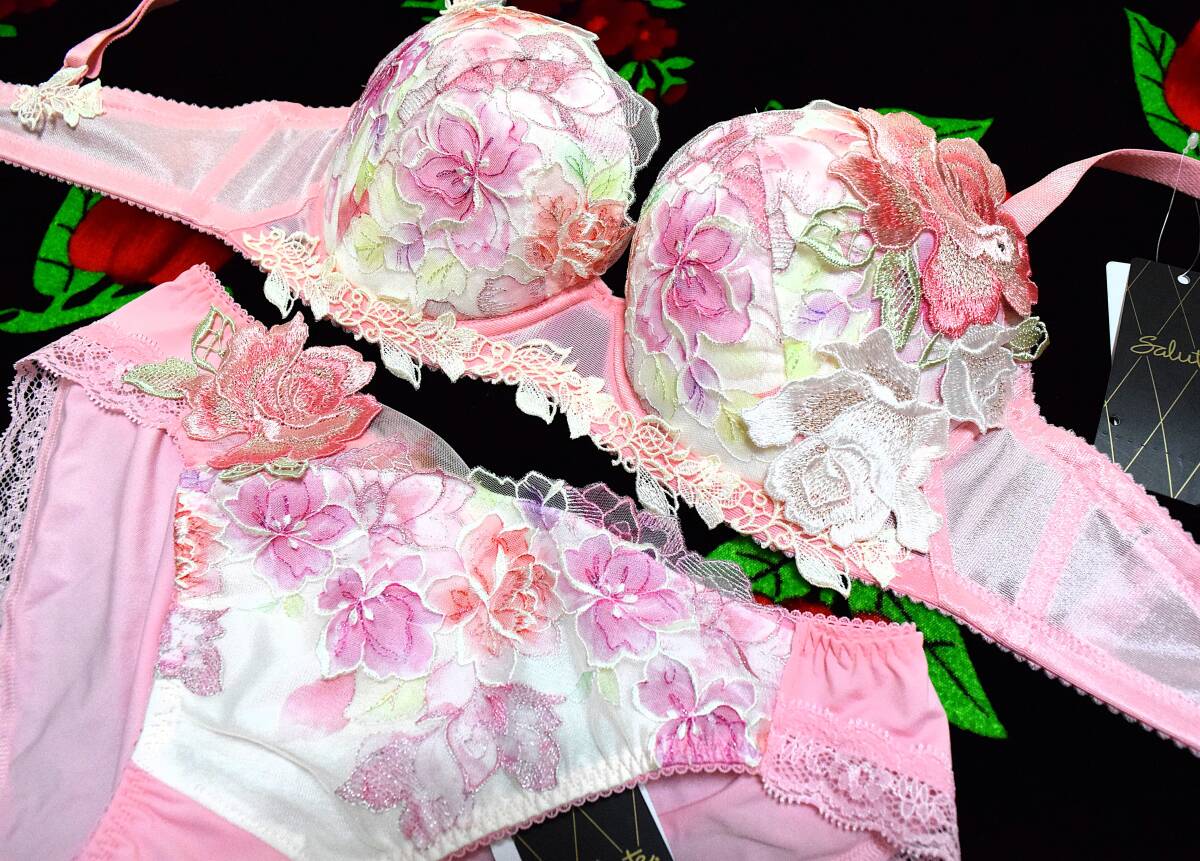 新品・タグ付き☆ワコール☆サルート☆06G・ベトナムの花嫁☆PI☆E70&ショーツL拍卖