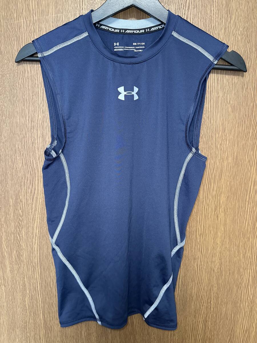 ◆【未使用品】 UNDER ARMOUR アンダーアーマー ノースリーブ アンダーシャツ ネイビー Sサイズ サッカー トレーニング スポーツ インナー拍卖