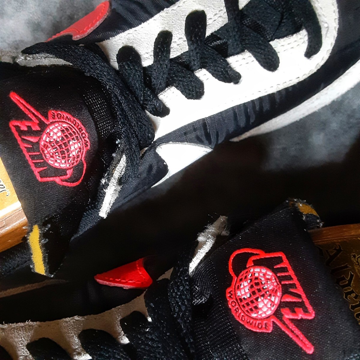 最値!良品!限定ワールドワイドパック!マテリアルスウォッシュ!ナイキ テイルウインド 79 スニーカー!ブラック×グレー×ホワイト!黒灰 25.5拍卖