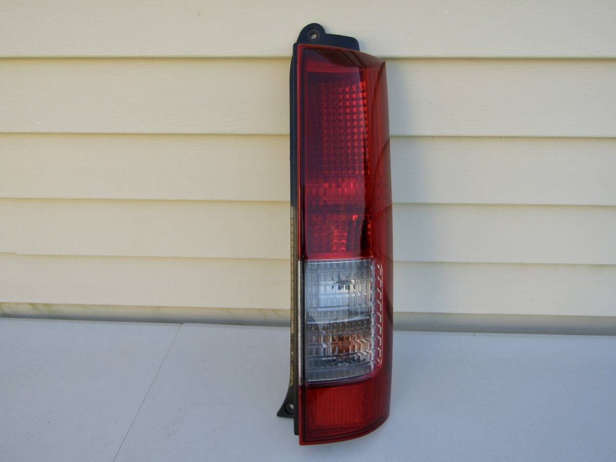 エヴリィ DA64W 純正 右 テールランプ テール TOKAIDENSO35603-68H1 ■■ 13062001拍卖