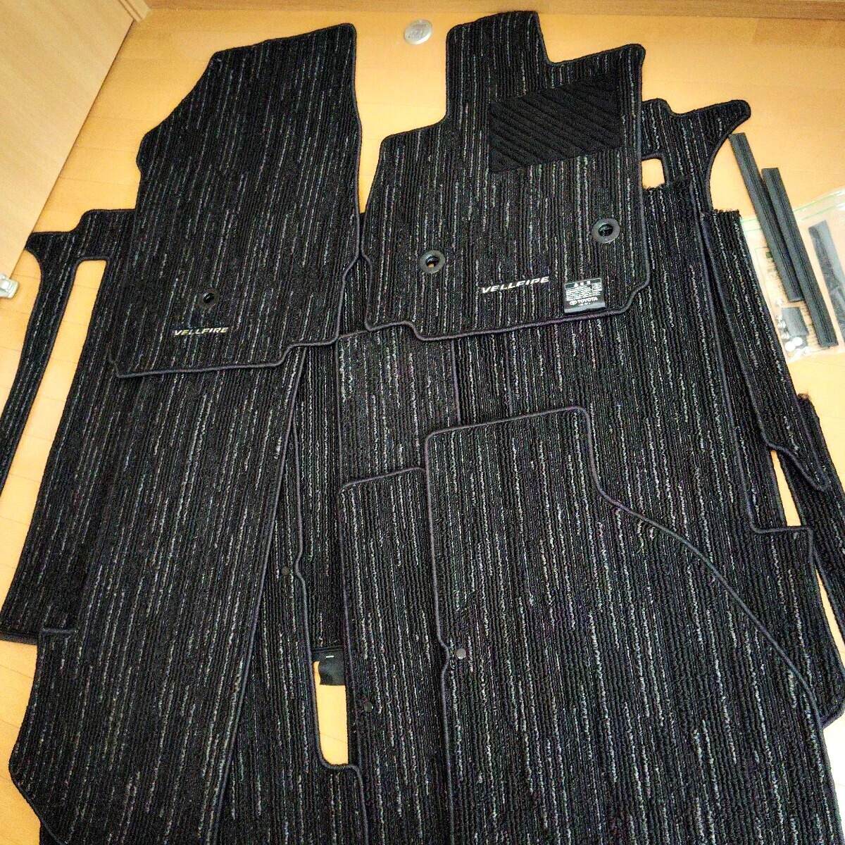 未使用車外し■ 美品■純正品 ■30系 ヴェルファイア フロアマット カーペット 一台分 トヨタ純正拍卖
