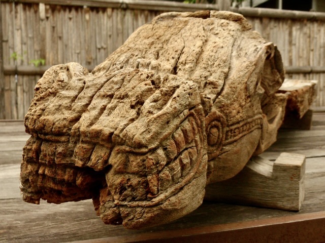 プリミティブな馬の木製の彫り物 木製ベンチ 210cm 難あり ガーデニング ガーデンオブジェ 0624拍卖