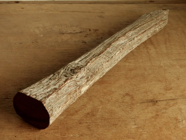 風雨に晒されたチークの棒状の角材 745mm オールドチーク チーク無垢材 チーク古材 0625a拍卖