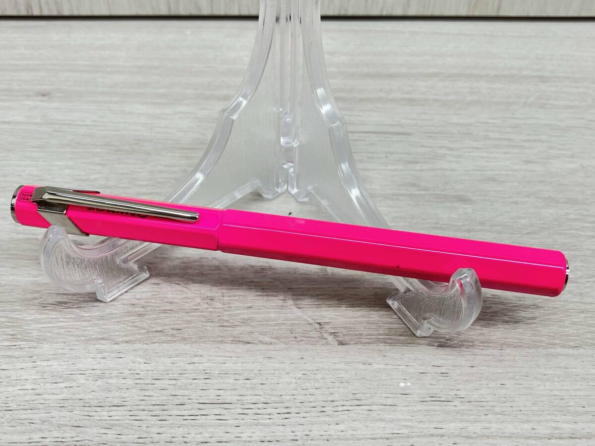 CARAN D'ACHE カランダッシュ 849万年筆 (蛍光ピンク F・中字)拍卖