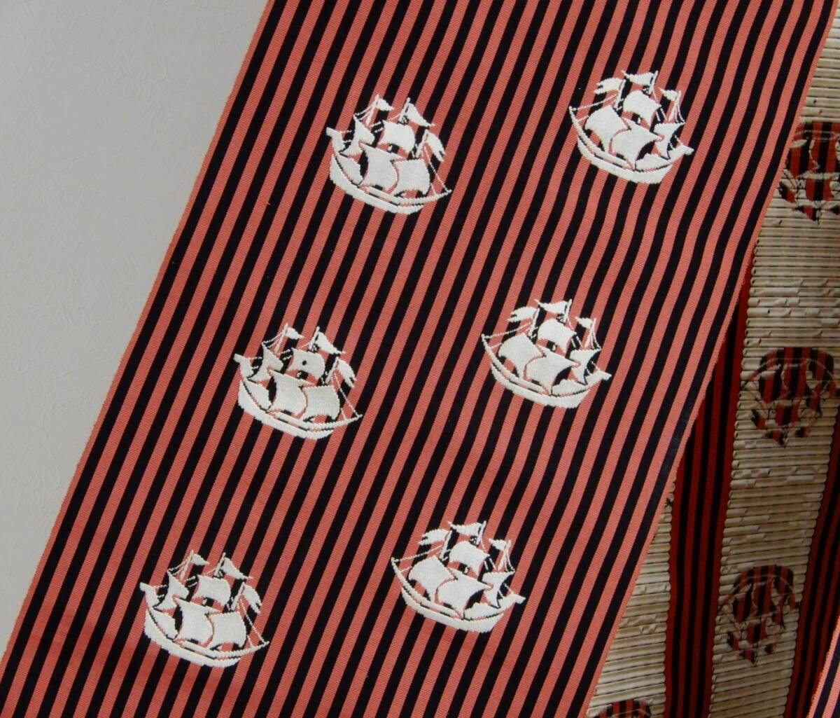 <銀の斧>正絹・アンティーク単衣帯・オランダ帆船・昭和レトロ帯・赤黒ストライプに船拍卖