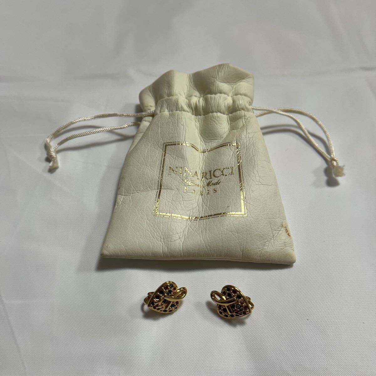 ① 送料430円 極美品 希少 レア NINA RICCI ニナリッチ イヤリング カラフルラインストーン ゴールド 保存袋付き アクセサリー拍卖