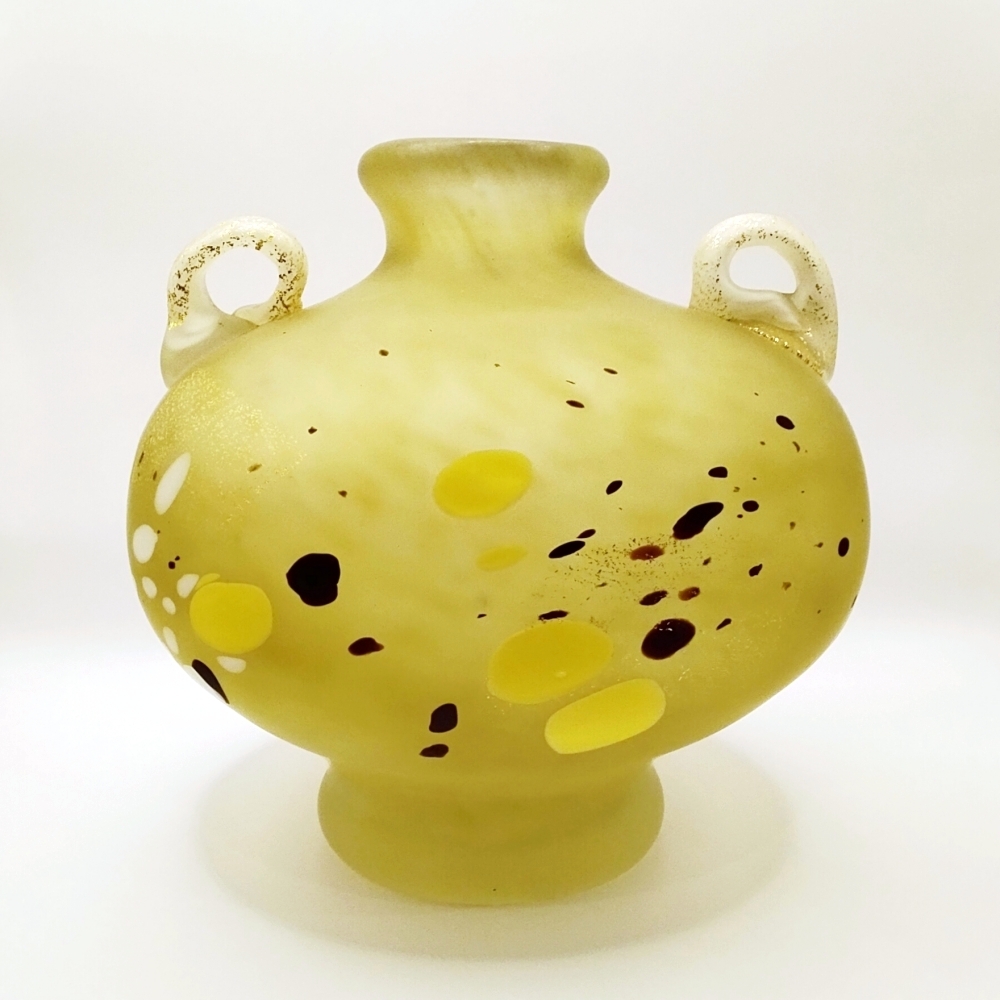 藤田喬平 手吹黄茶三彩花瓶 ガラス 工芸 金箔 手吹き製法 共箱付 真作拍卖